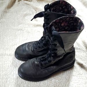 Doc martens tall boots, fits women's 9-9.5